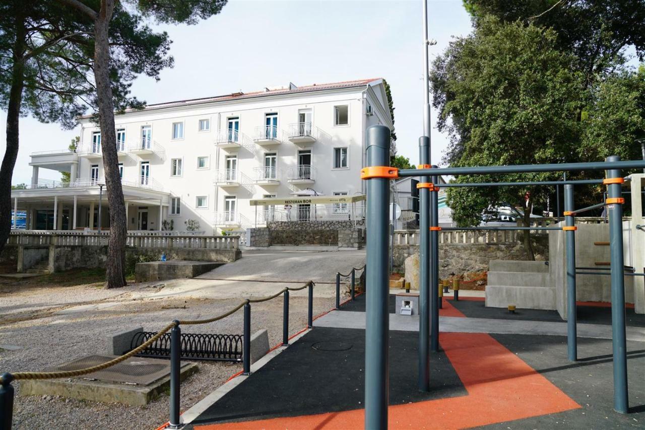 Sesar Apartments Krk - No. 2 Vinko Krk Town Eksteriør billede